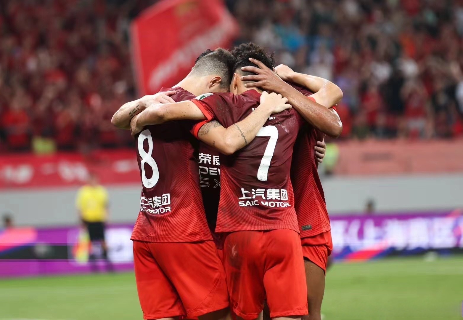 关于转会期突围战来临；上海海港围绕欧超杯外线爆发；信心回归；资深球员宣示担当的信息-Nine Games